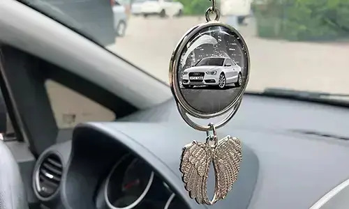 gallery-mirror-chain-angel-wings-4-1