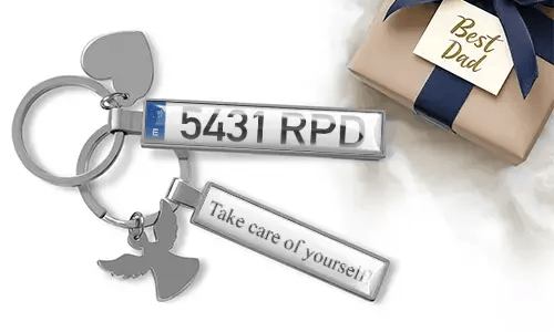 Personalizovaný přívěsek na klíče s gravírovanou zprávou a charms pro tatínka