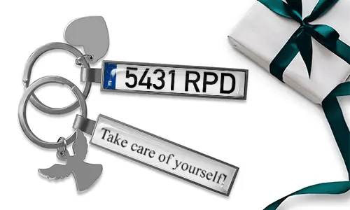 Personalized keychain for husband with name plate