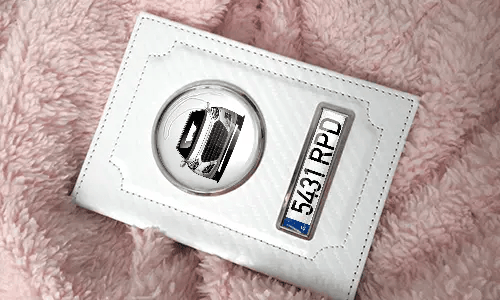 gallery-photo-car-documents-holder-white-carbon-1