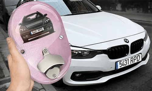 flaschenöffner wand Oval mit dem Auto auf dem Hintergrund wand bieröffner