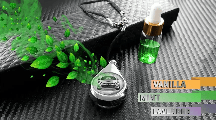 Pendentif de parfum pour voiture diffusant une fragrance, placé à côté de flacons de recharge présentant les arômes disponibles comme vanille, menthe et lavande